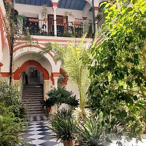 https://downtown-loft-in-a-16th-century-convent.es-andalucia.com