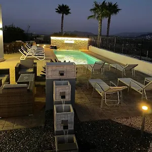https://espectacular-villa-de-lujo-la-mirage-en-la-montaa.es-andalucia.com