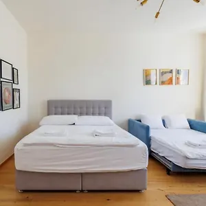 Near Hauptbahnhof - Kingsize Bed Apartamento
