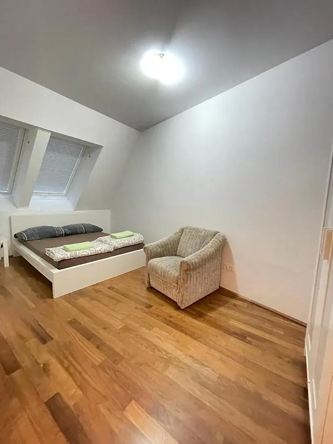 Rooftop Room 2 Viena 0*,  Austria