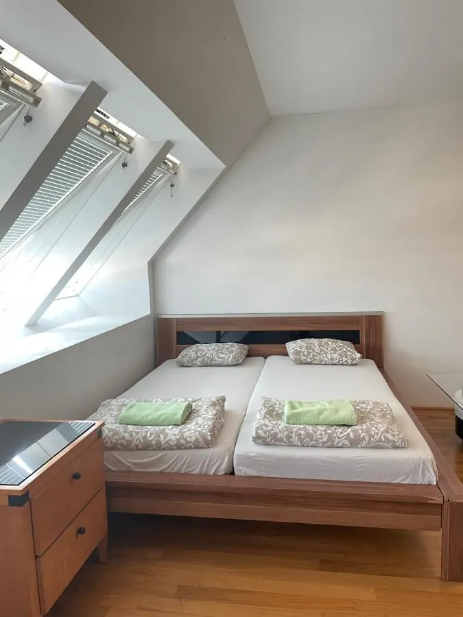ホームステイ Rooftop Room 2 ウィーン